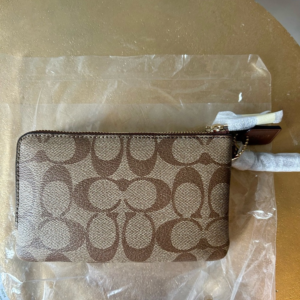 Coach Wallet - Picture 4 of 5